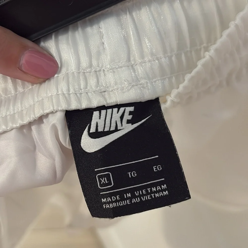 Nike Shorts - Picture 4 of 7